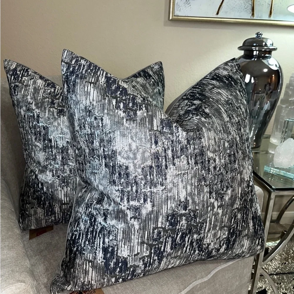 1-NWT CALDEIRA ABSTRACT DESIGN DECORATIVE PILLOWS (Read description for details)